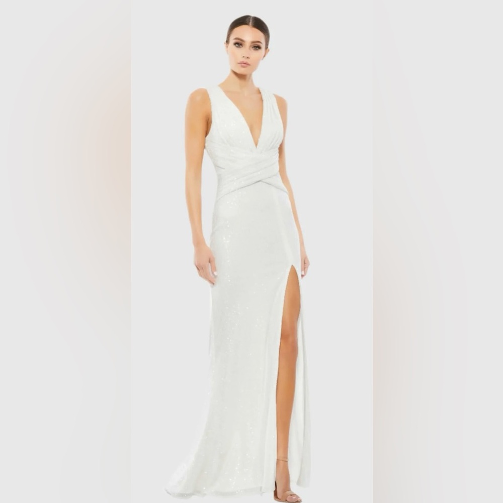💃🏽IEENA for MAC DUGGAL V-Neck Sequin Wrap Waist Gown. Color: White. Size: 10